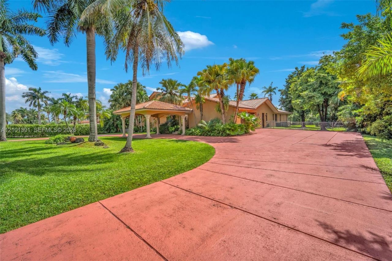 10010 NW 135th St, Hialeah Gardens, FL 33018 Photo