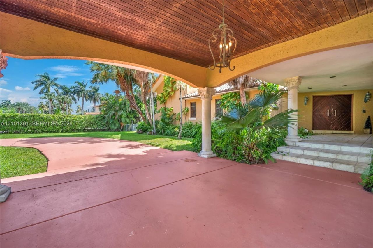 10010 NW 135th St, Hialeah Gardens, FL 33018 Photo