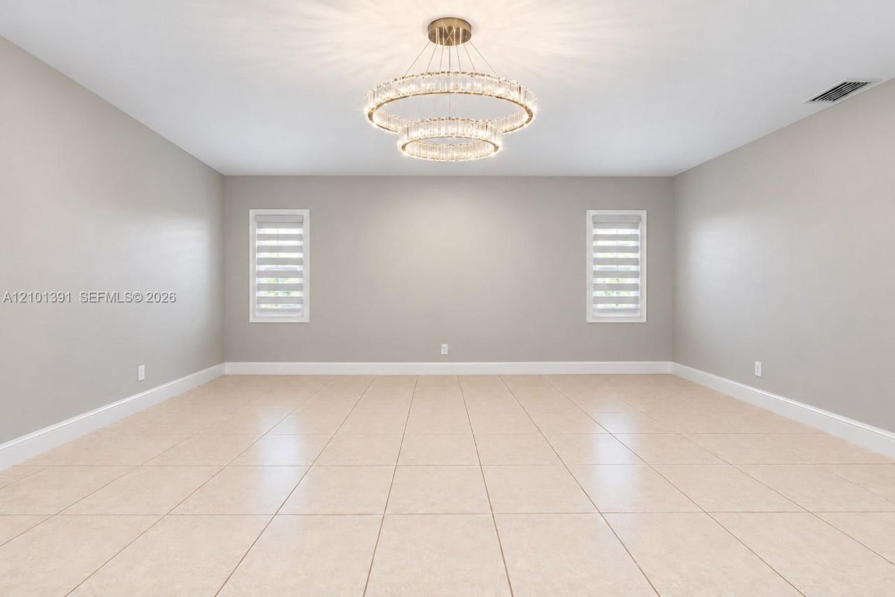 10010 NW 135th St, Hialeah Gardens, FL 33018 Photo