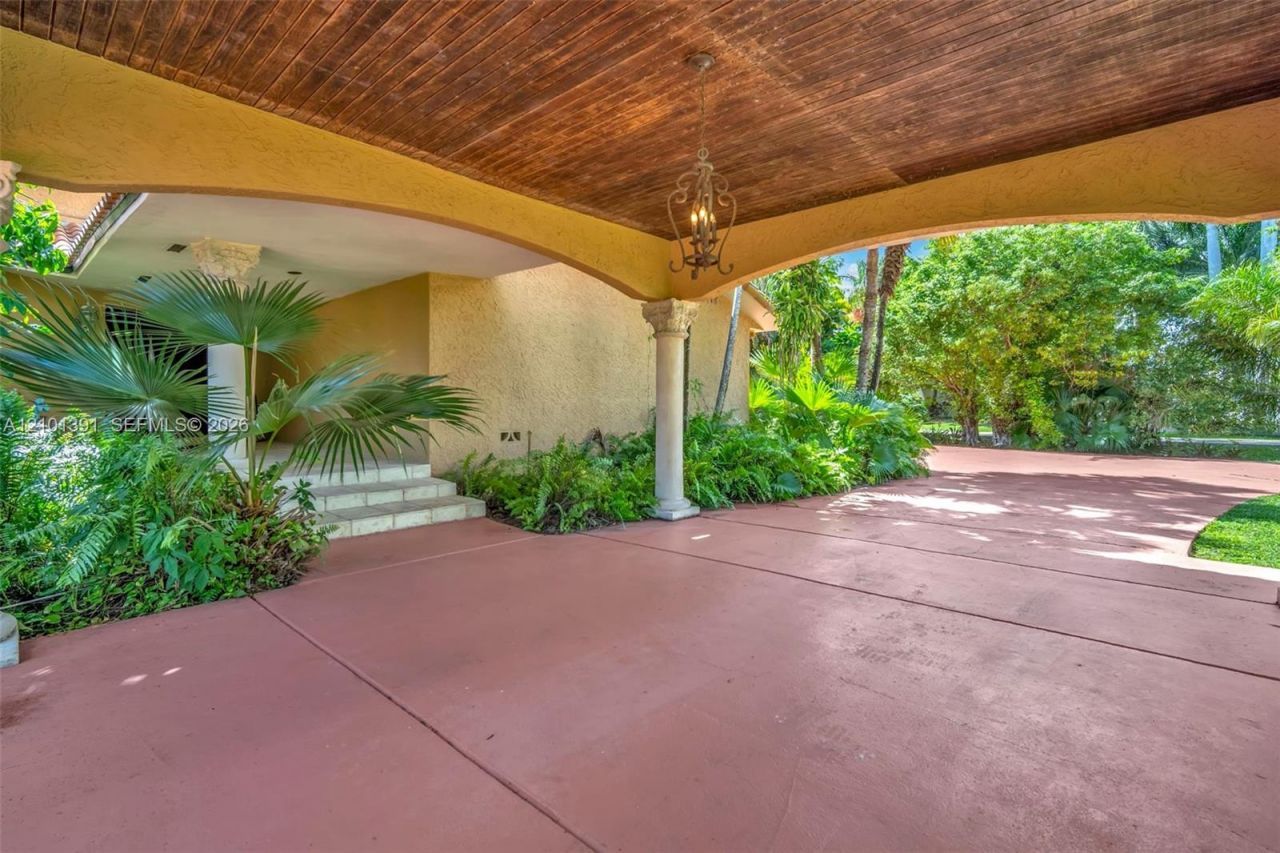 10010 NW 135th St, Hialeah Gardens, FL 33018 Photo