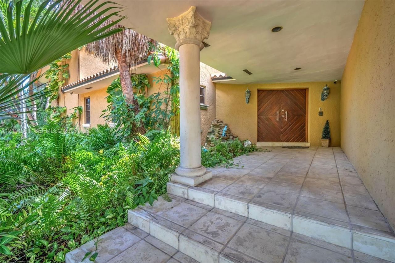10010 NW 135th St, Hialeah Gardens, FL 33018 Photo