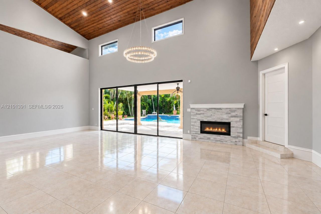 10010 NW 135th St, Hialeah Gardens, FL 33018 Photo