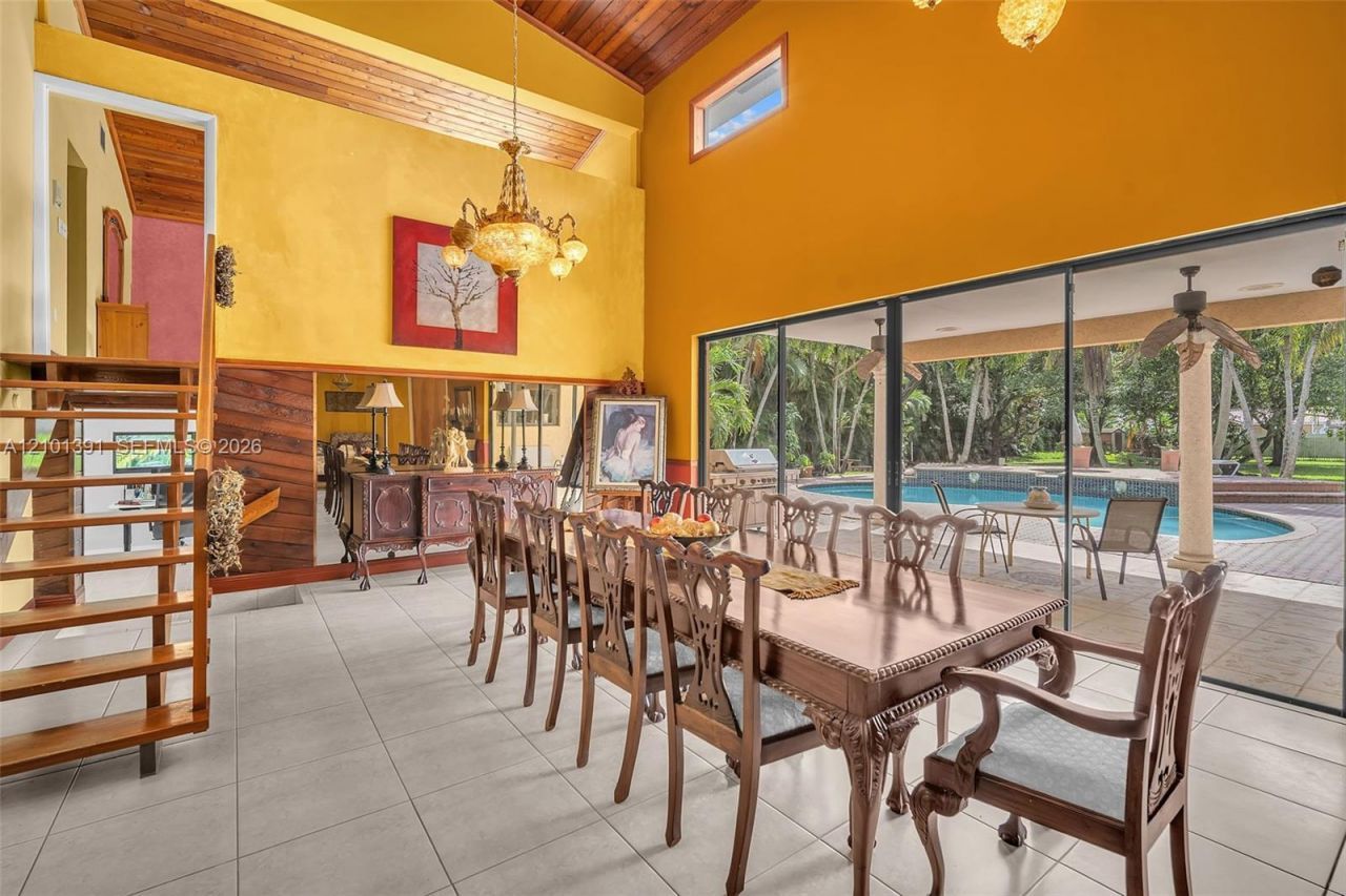 10010 NW 135th St, Hialeah Gardens, FL 33018 Photo