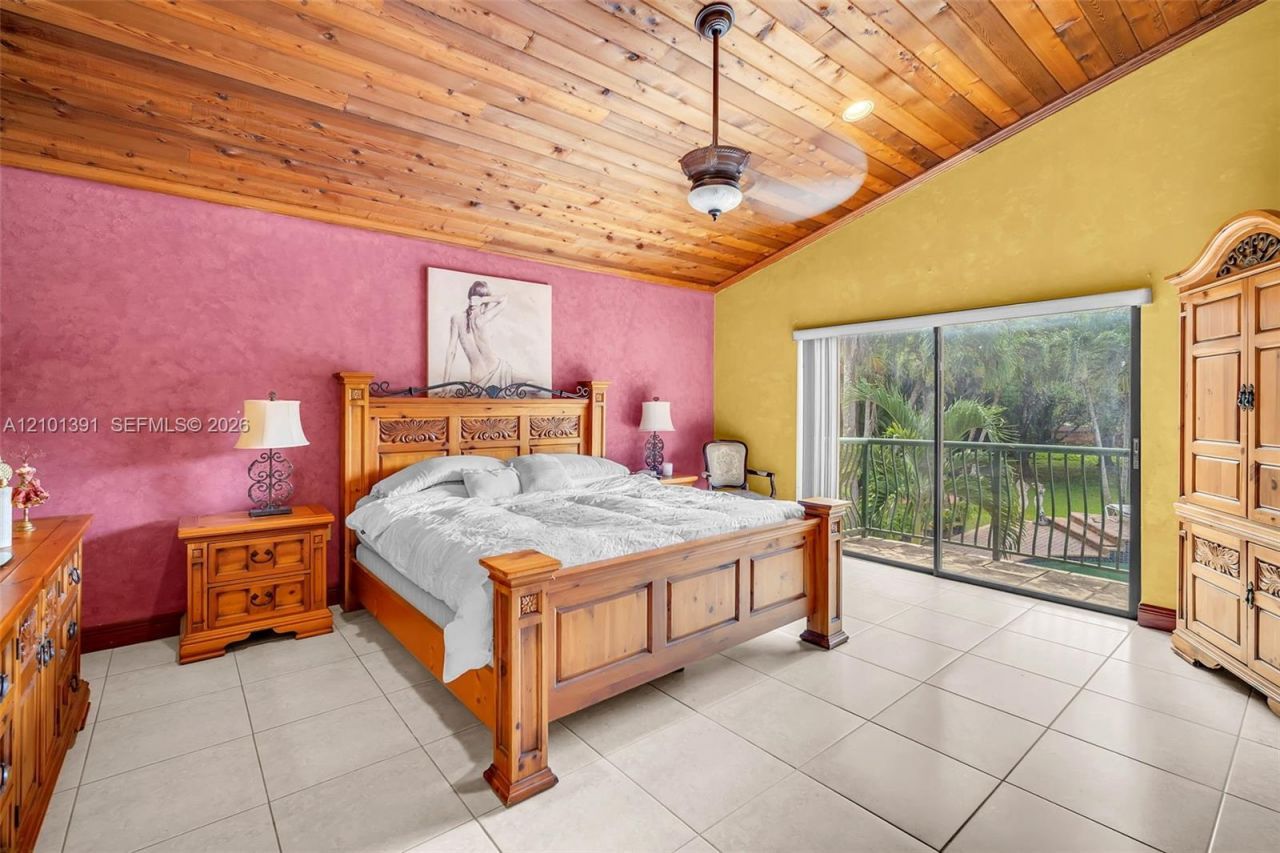 10010 NW 135th St, Hialeah Gardens, FL 33018 Photo