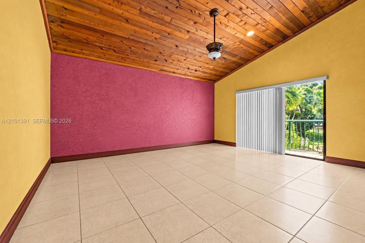 10010 NW 135th St, Hialeah Gardens, FL 33018 Photo