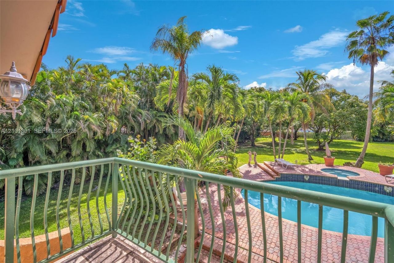 10010 NW 135th St, Hialeah Gardens, FL 33018 Photo