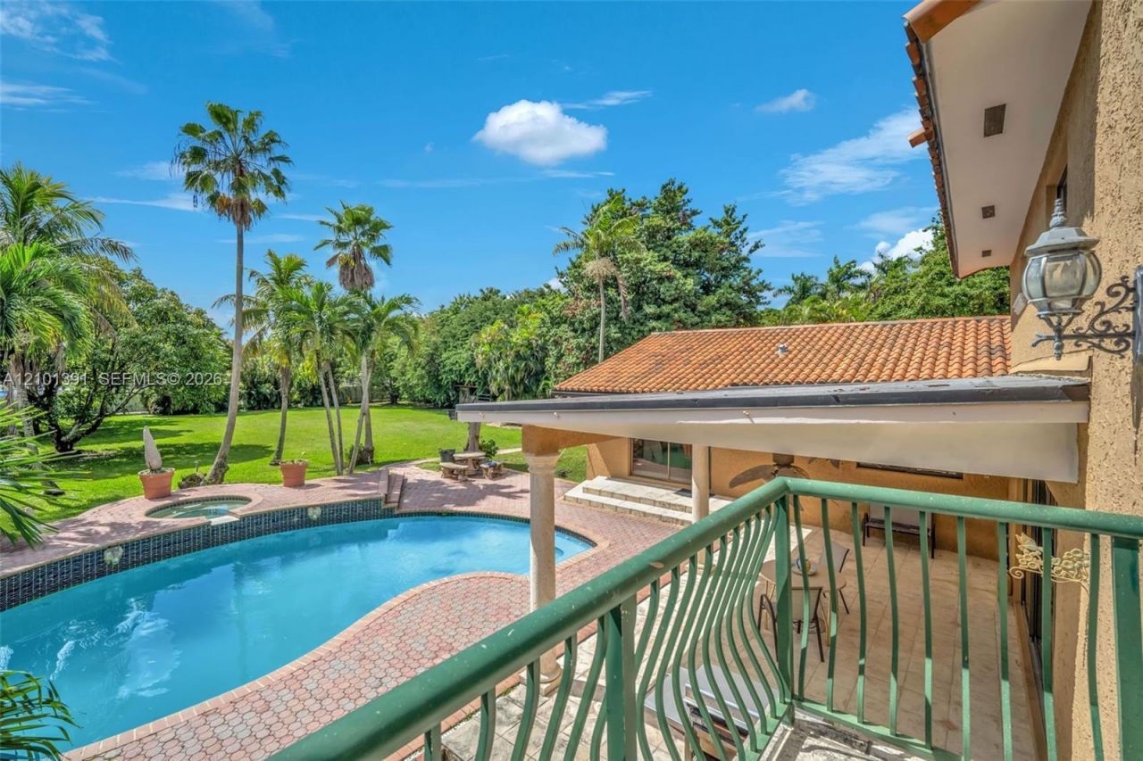 10010 NW 135th St, Hialeah Gardens, FL 33018 Photo
