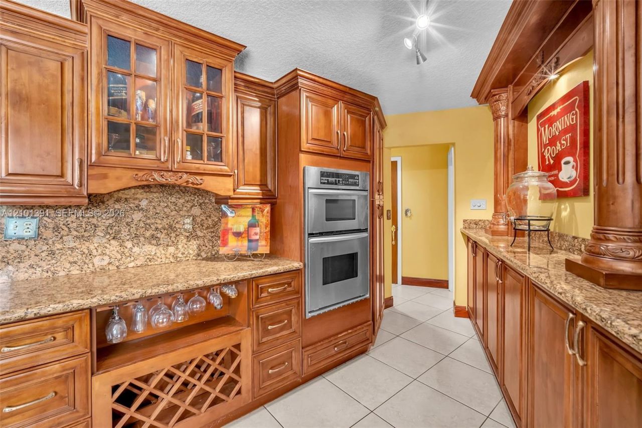 10010 NW 135th St, Hialeah Gardens, FL 33018 Photo