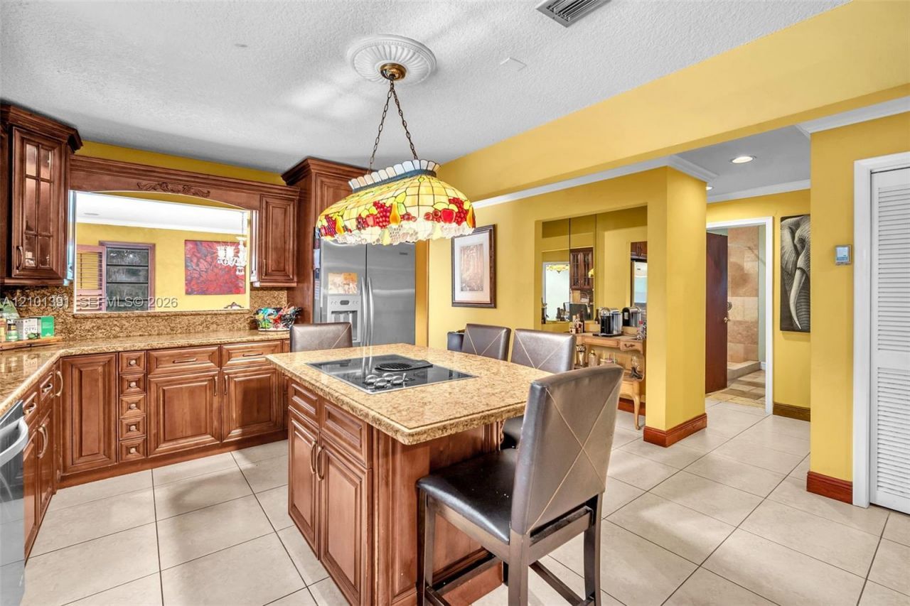 10010 NW 135th St, Hialeah Gardens, FL 33018 Photo