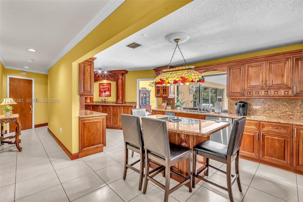 10010 NW 135th St, Hialeah Gardens, FL 33018 Photo