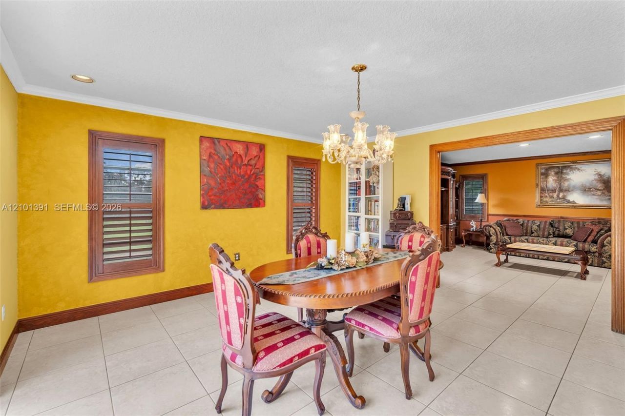 10010 NW 135th St, Hialeah Gardens, FL 33018 Photo