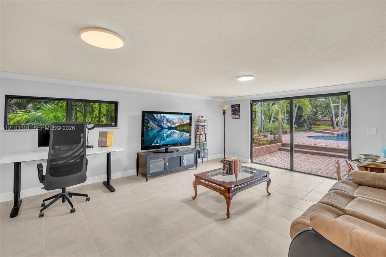 10010 NW 135th St, Hialeah Gardens, FL 33018 Photo