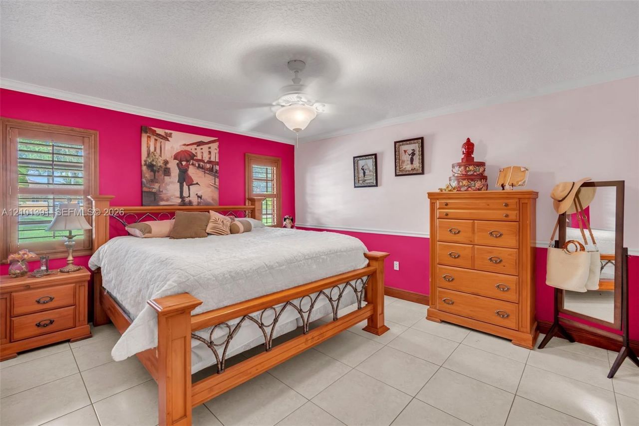 10010 NW 135th St, Hialeah Gardens, FL 33018 Photo