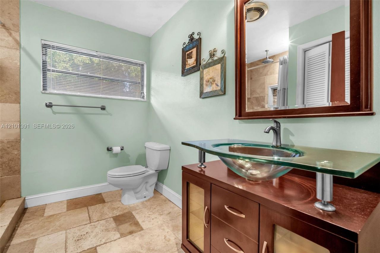10010 NW 135th St, Hialeah Gardens, FL 33018 Photo