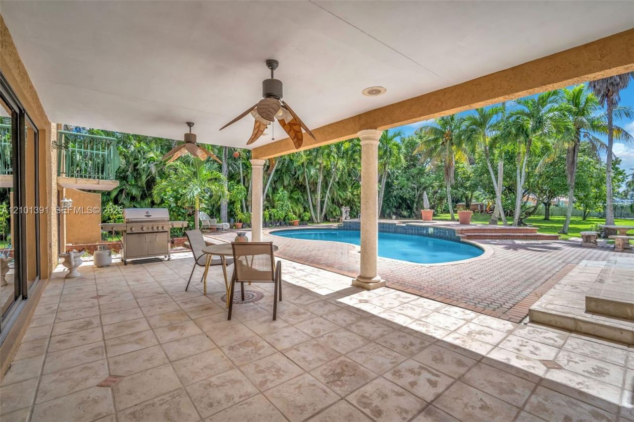 10010 NW 135th St, Hialeah Gardens, FL 33018 Photo
