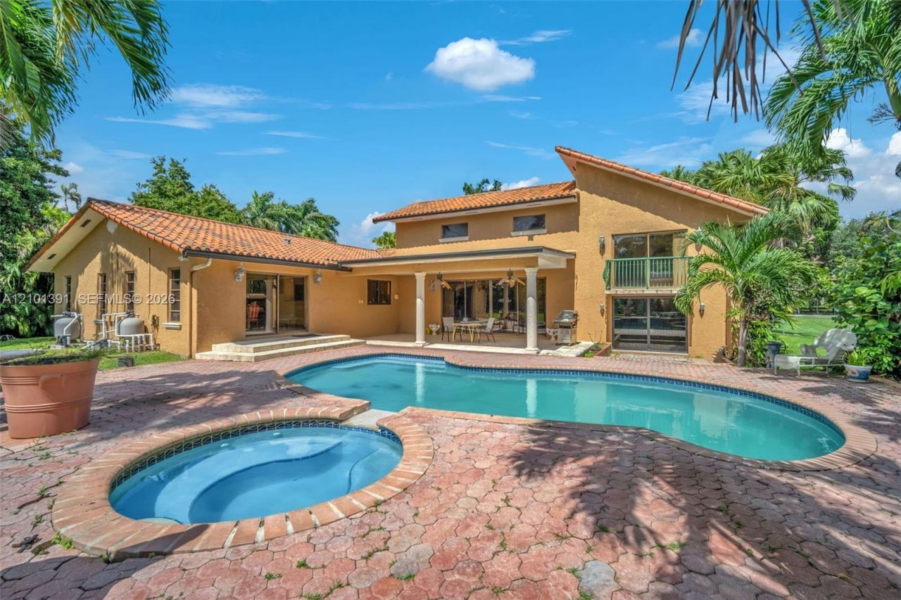 10010 NW 135th St, Hialeah Gardens, FL 33018 Photo