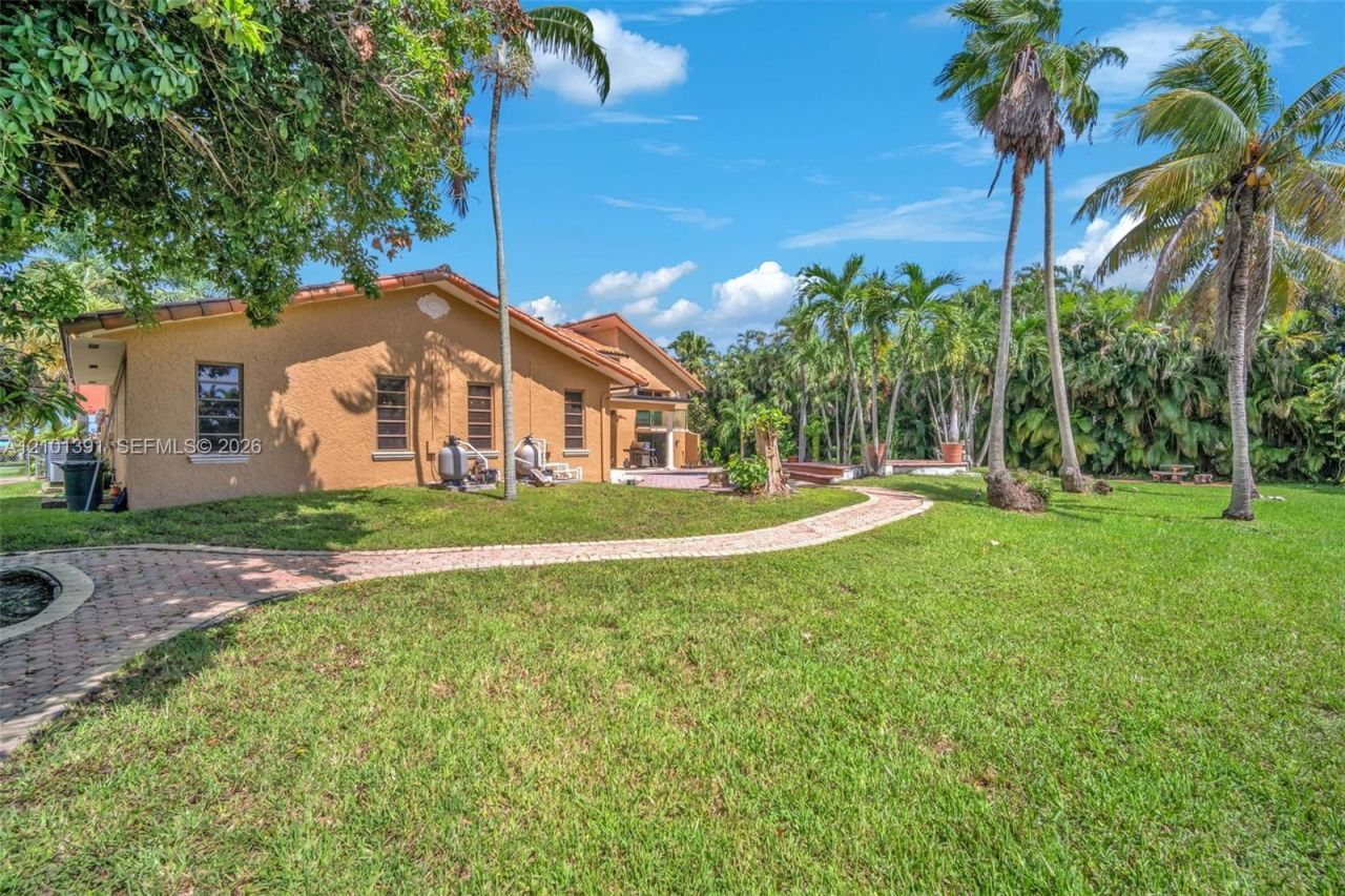 10010 NW 135th St, Hialeah Gardens, FL 33018 Photo