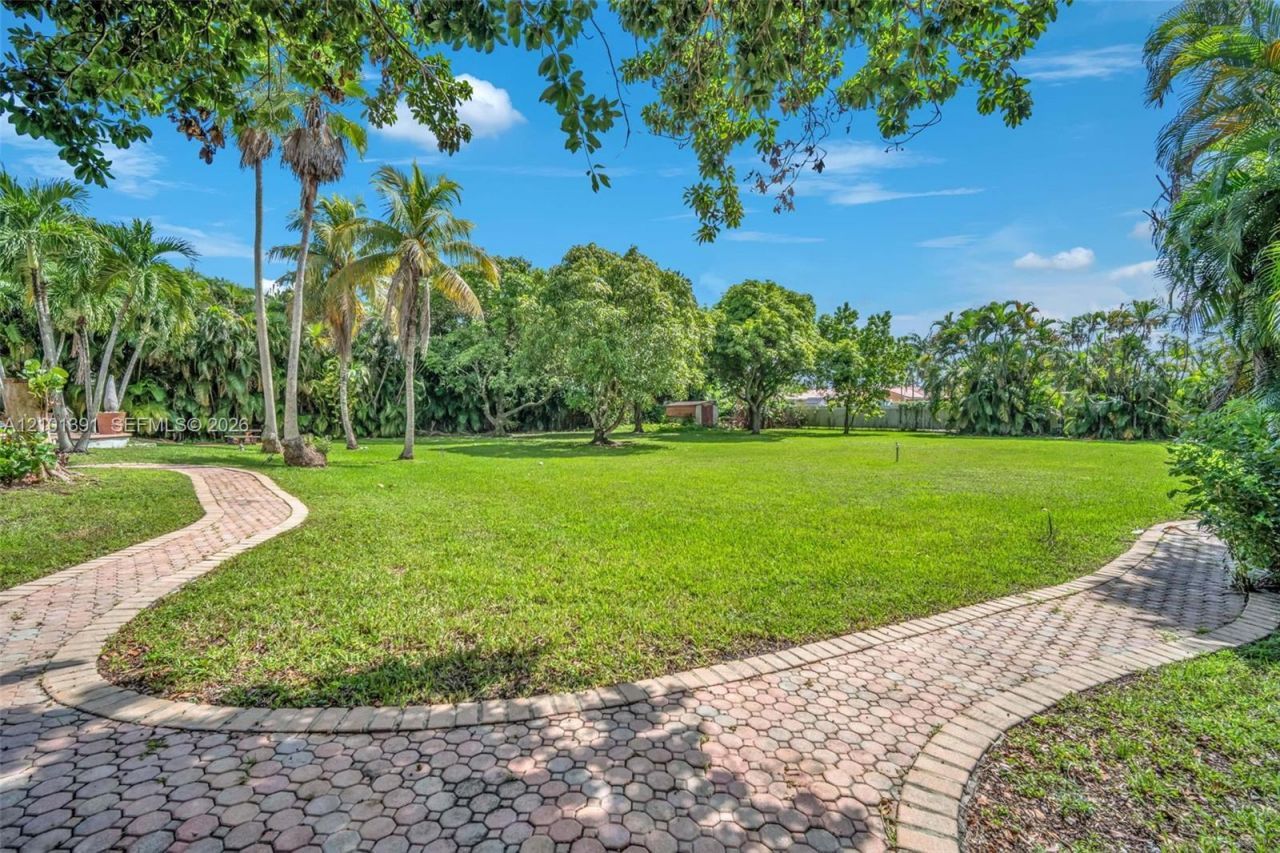 10010 NW 135th St, Hialeah Gardens, FL 33018 Photo