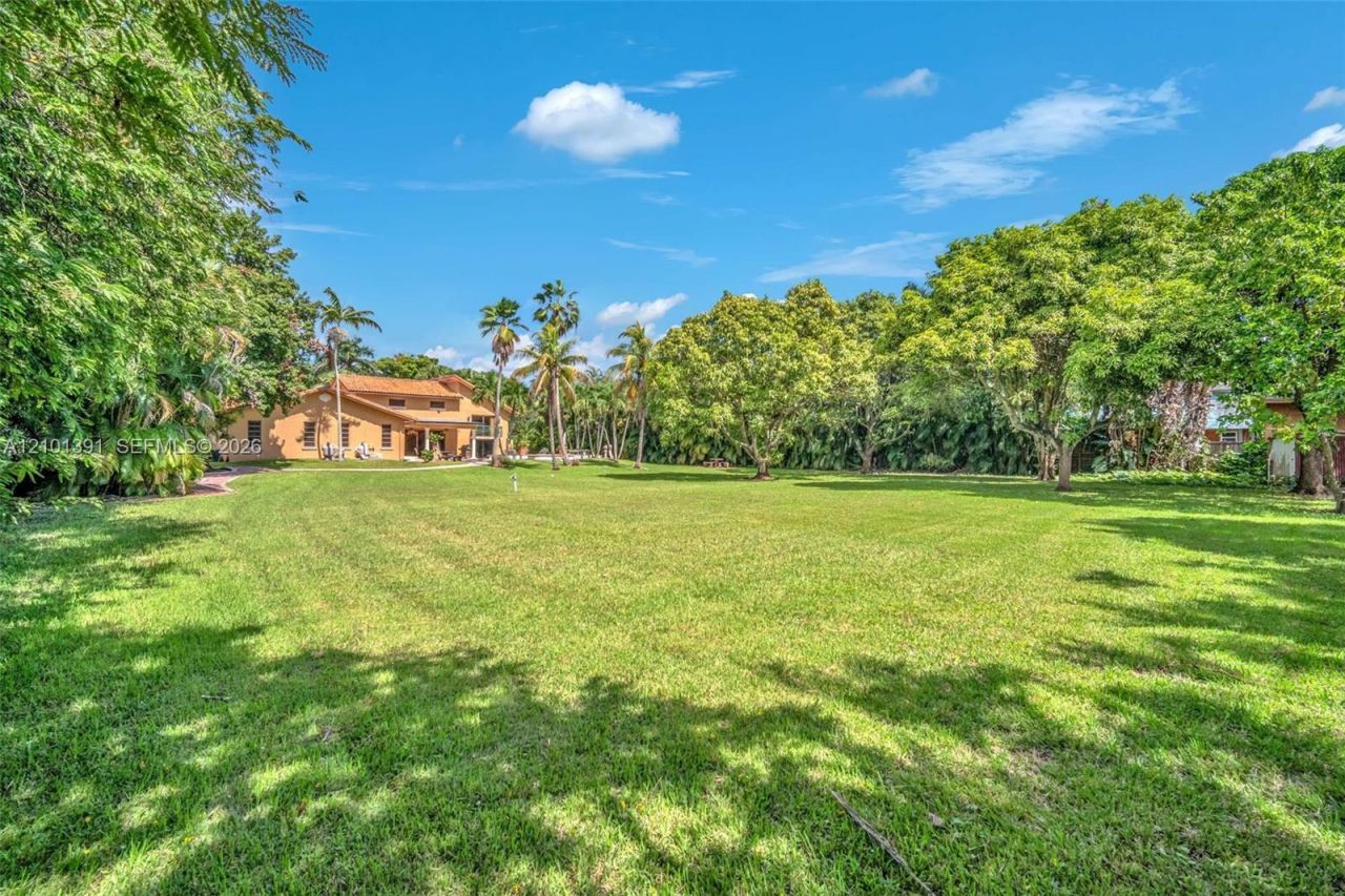10010 NW 135th St, Hialeah Gardens, FL 33018 Photo