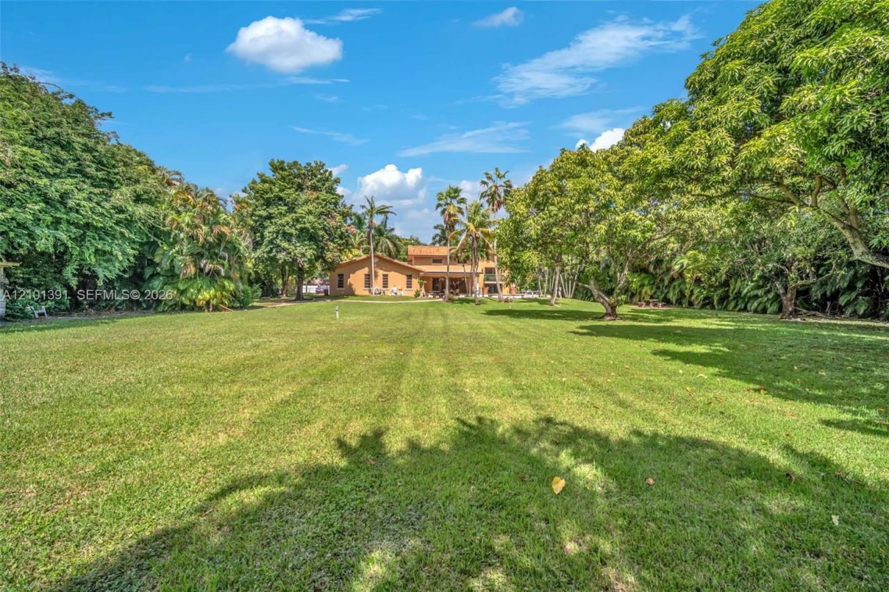 10010 NW 135th St, Hialeah Gardens, FL 33018 Photo