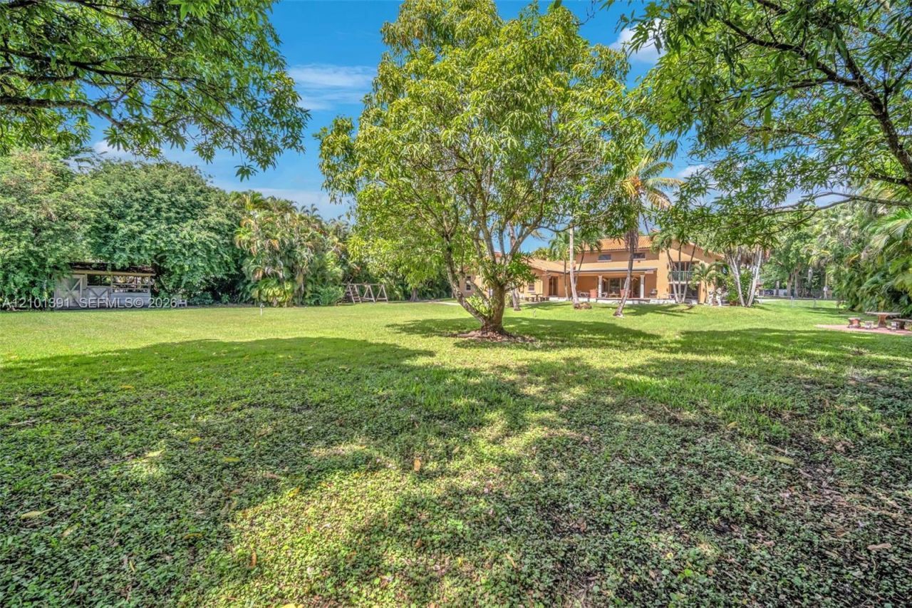 10010 NW 135th St, Hialeah Gardens, FL 33018 Photo