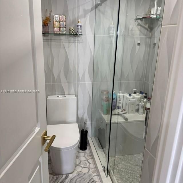 3675 N Country Club Dr , Unit 705, Aventura, FL 33180 Photo