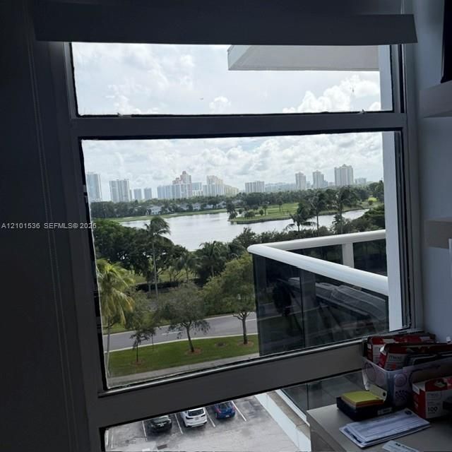 3675 N Country Club Dr , Unit 705, Aventura, FL 33180 Photo