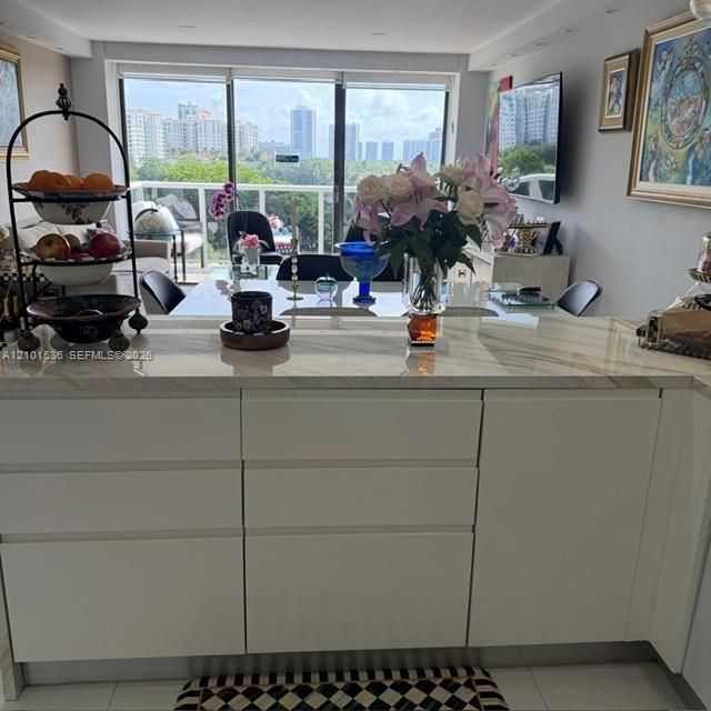 3675 N Country Club Dr , Unit 705, Aventura, FL 33180 Photo