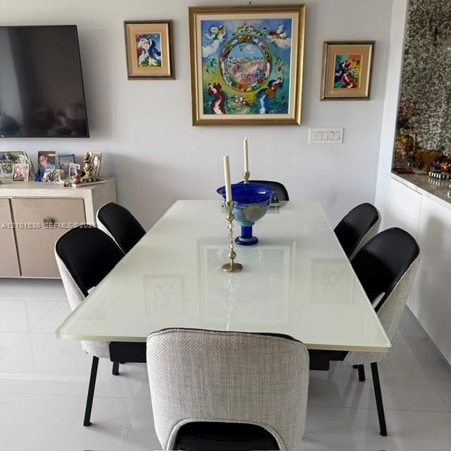 3675 N Country Club Dr , Unit 705, Aventura, FL 33180 Photo