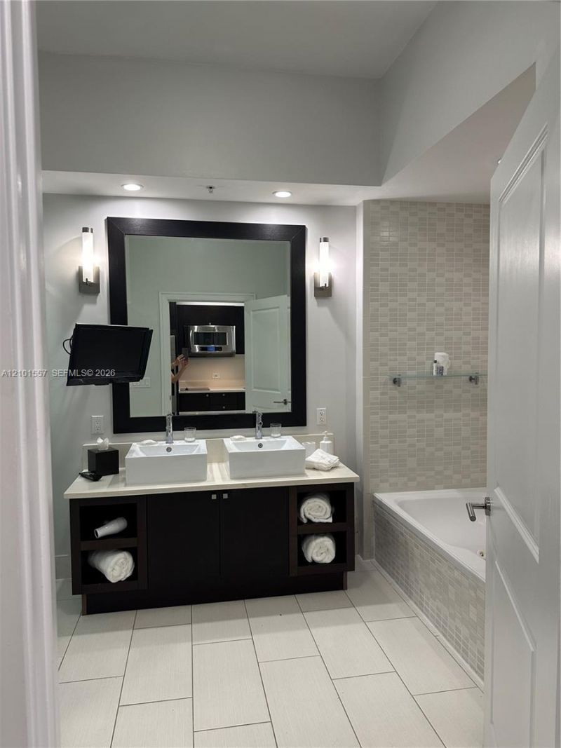 5300 NW 87th Ave , Unit 1007, Doral, FL 33178 Photo