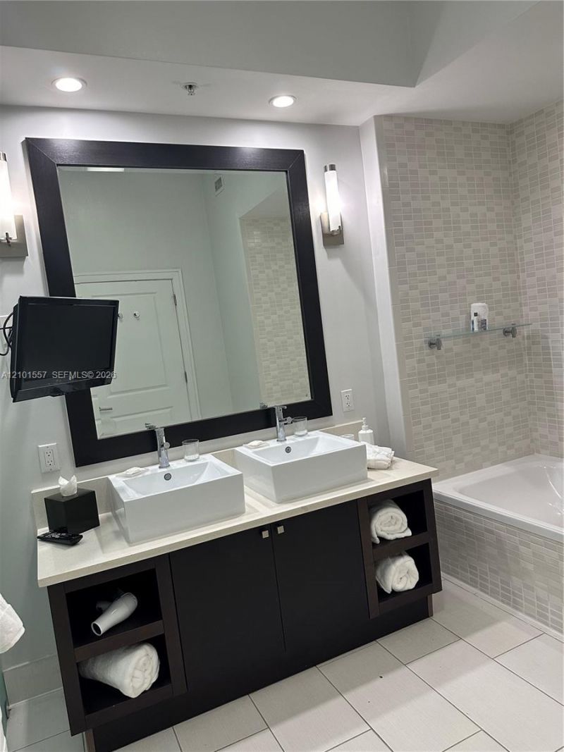 5300 NW 87th Ave , Unit 1007, Doral, FL 33178 Photo