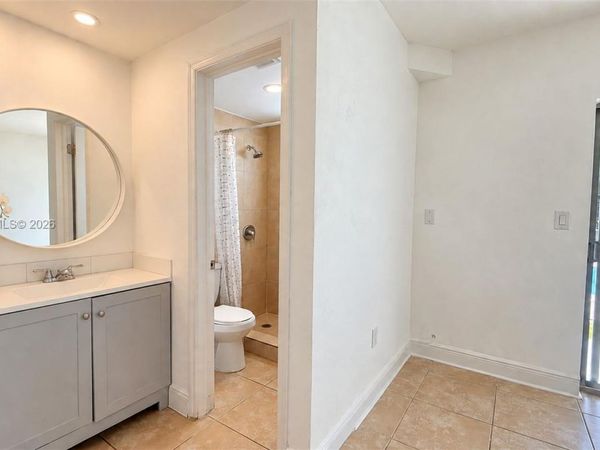 1777 Venice Ln , Unit 132, North Miami, FL 33181