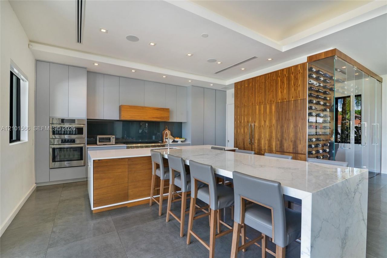 7210 S Prestwick Pl , Unit 1, Miami Lakes, FL 33014 Photo