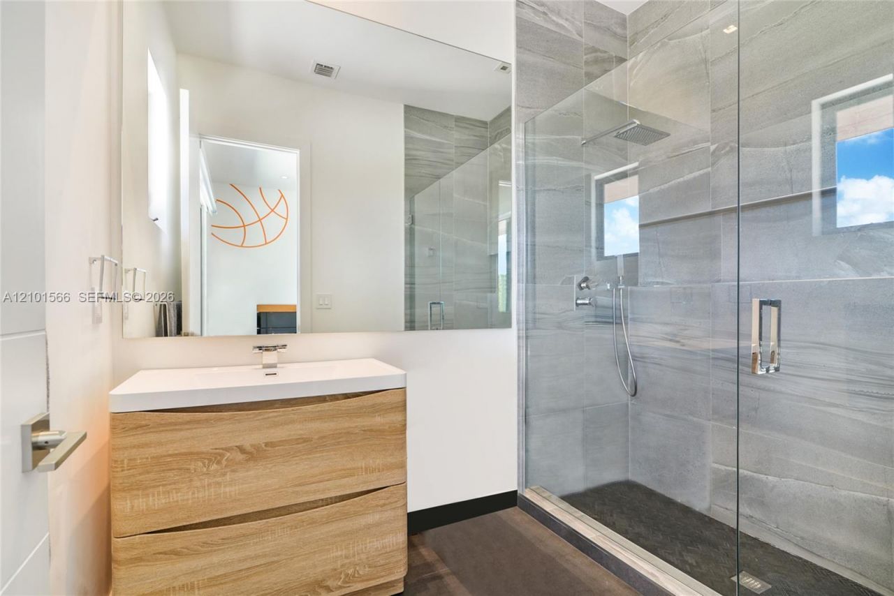 7210 S Prestwick Pl , Unit 1, Miami Lakes, FL 33014 Photo