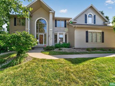 17505 Howard Street, Omaha, NE 68118