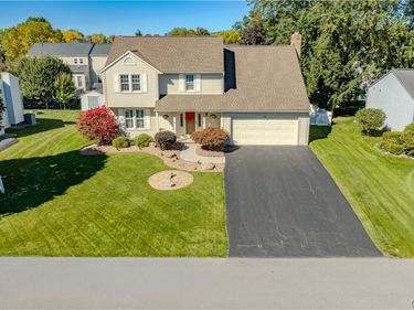 8327 Summit Cedar Lane, Liverpool, NY 13090
