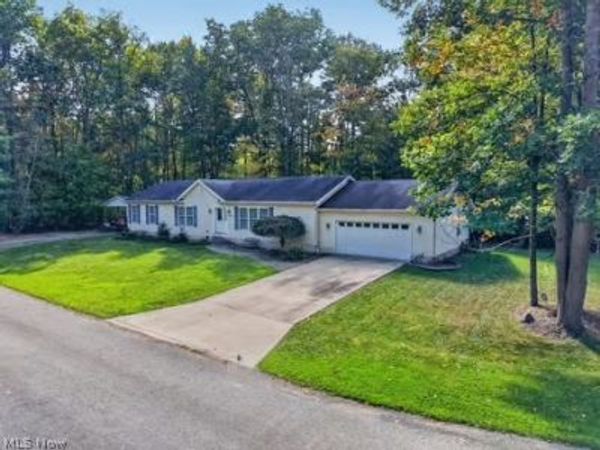 2153 Deer Run Drive , Roaming Shores, OH 44084