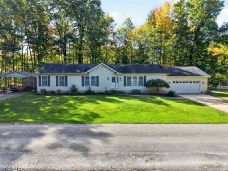 2153 S Deer Run, Roaming Shores, OH 44084 Photo 2