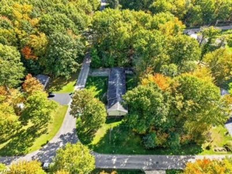 2153 S Deer Run, Roaming Shores, OH 44084 Photo 6