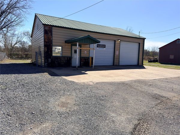 1209 SW 9th Street , Wagoner, OK 74467