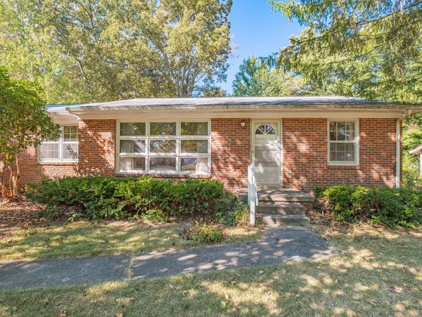 1104 Westwood Dr , Tullahoma, TN 37388