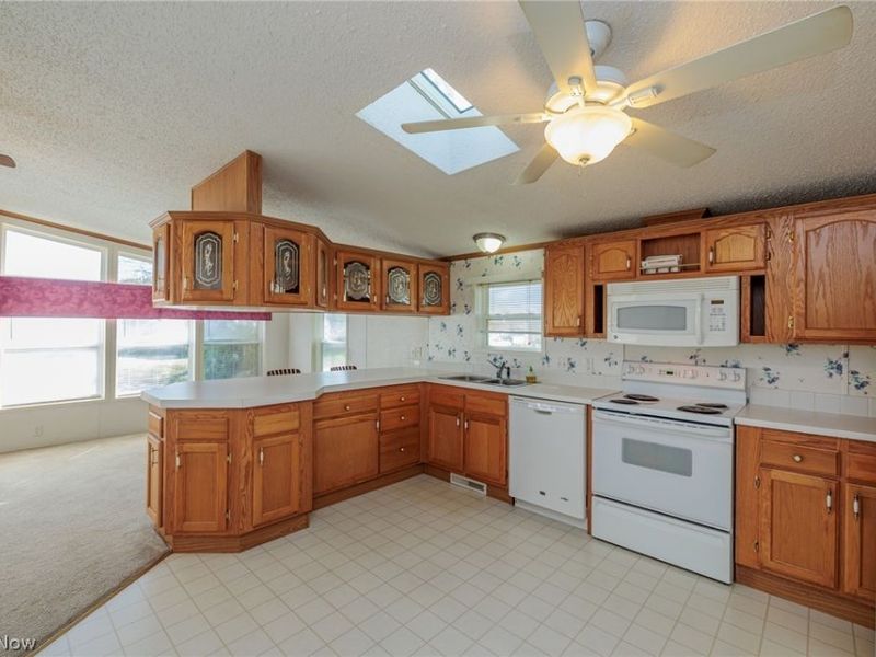 77 Periwinkle Drive, Olmsted Township, OH 44138 Photo 25