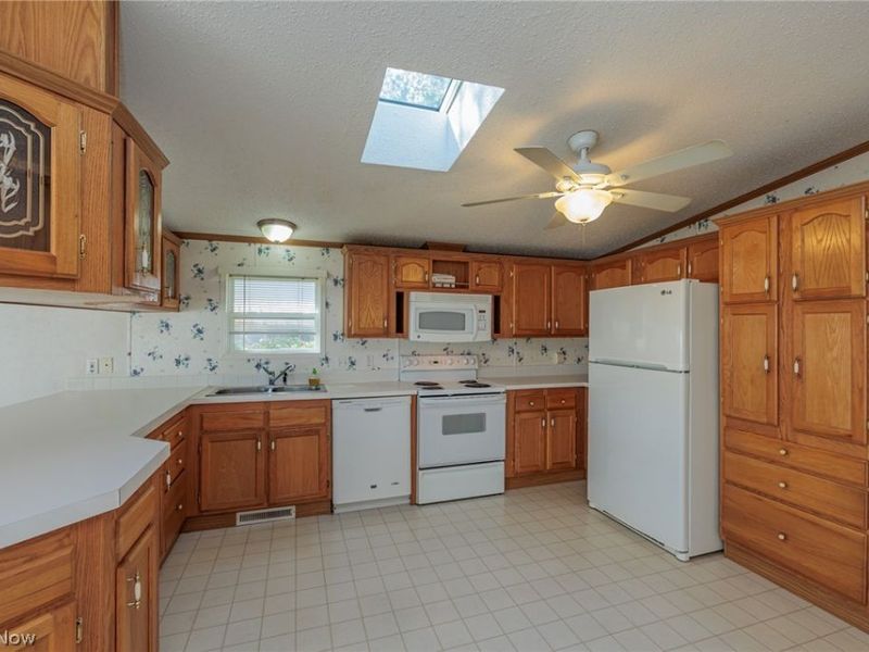 77 Periwinkle Drive, Olmsted Township, OH 44138 Photo 26