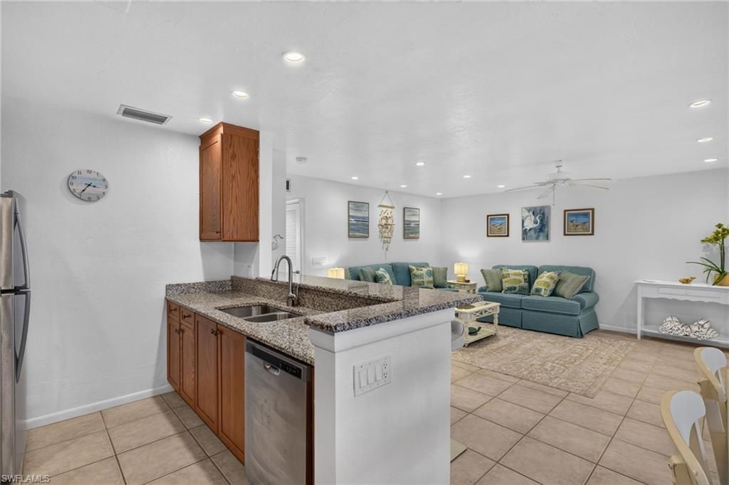 827 E Gulf Dr, Unit M-7, Sanibel, FL 33957 Photo