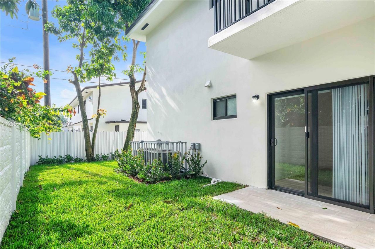 170 E 34th St , Unit 101, Hialeah, FL 33013 Photo