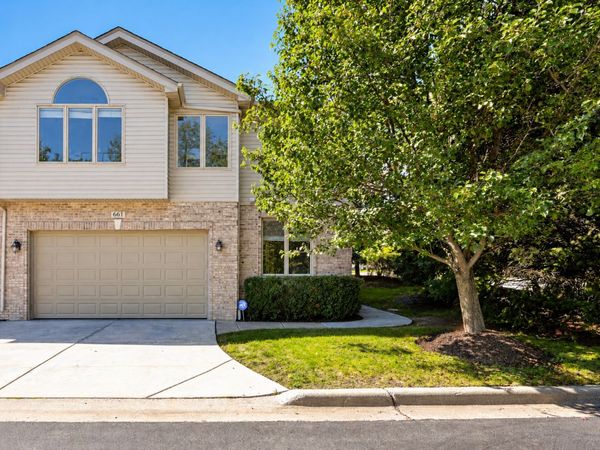 661 E Nerge Road , Roselle, IL 60172