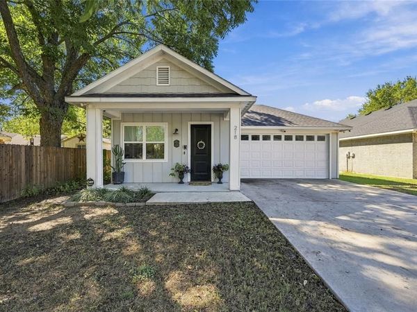 218 Rousseau Street , Waxahachie, TX 75165