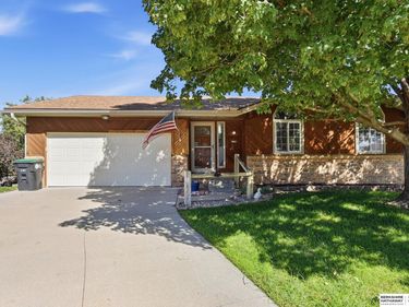5927 S 136th Circle, Omaha, NE 68137