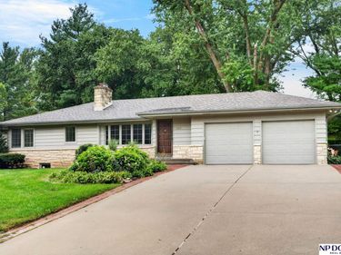 814 S 92nd Street, Omaha, NE 68114