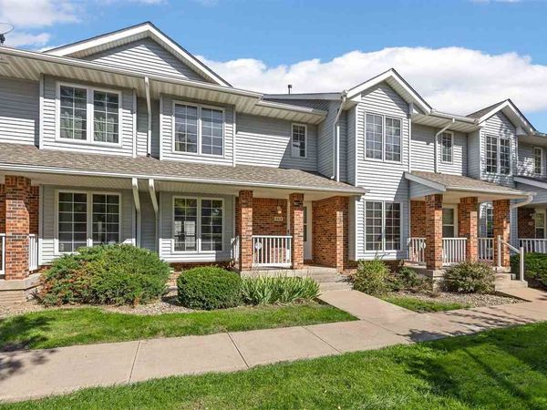 264 West Side Dr, Iowa City, IA 52246